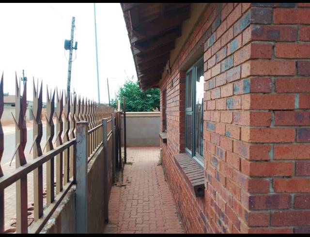 3 BEDROOM HOUSE FOR SALE IN DOORNKOP